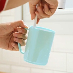 茶花双色漱口杯子马克杯刷牙杯洗漱杯牙缸浴室牙刷杯手柄360ml（单个装） 几美双色马克杯-白色 #2