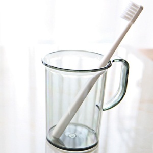 茶花漱口杯子刷牙杯洗漱杯家用塑料牙缸浴室牙刷杯手柄马克杯370ml 亲乐口杯-浅灰色