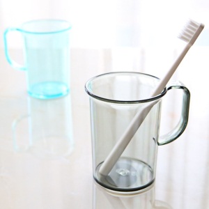 茶花漱口杯子刷牙杯洗漱杯家用塑料牙缸浴室牙刷杯手柄马克杯370ml 亲乐口杯-天蓝色
