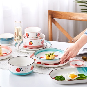 c5创意欧式草莓陶瓷碗碟盘子家用可爱少女心吃饭单个碗菜盘早餐餐具