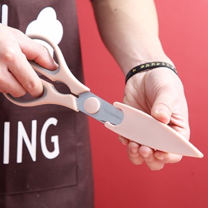 d3多功能便携切水果刀可爱宿舍用学生削皮刀去皮薄菜板三件套刮皮器