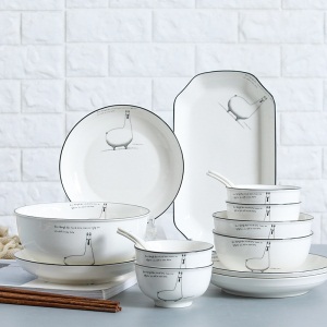 c6卡通碗碟套装家用吃饭小碗陶瓷 日式2-4人盘子碗情侣碗勺餐具套装