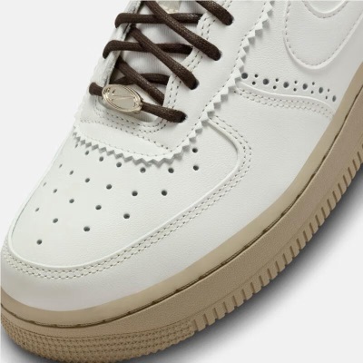 耐克（NIKE）女子空军一号运动鞋 AIR FORCE 1 ’07 LX FV3700-112s447